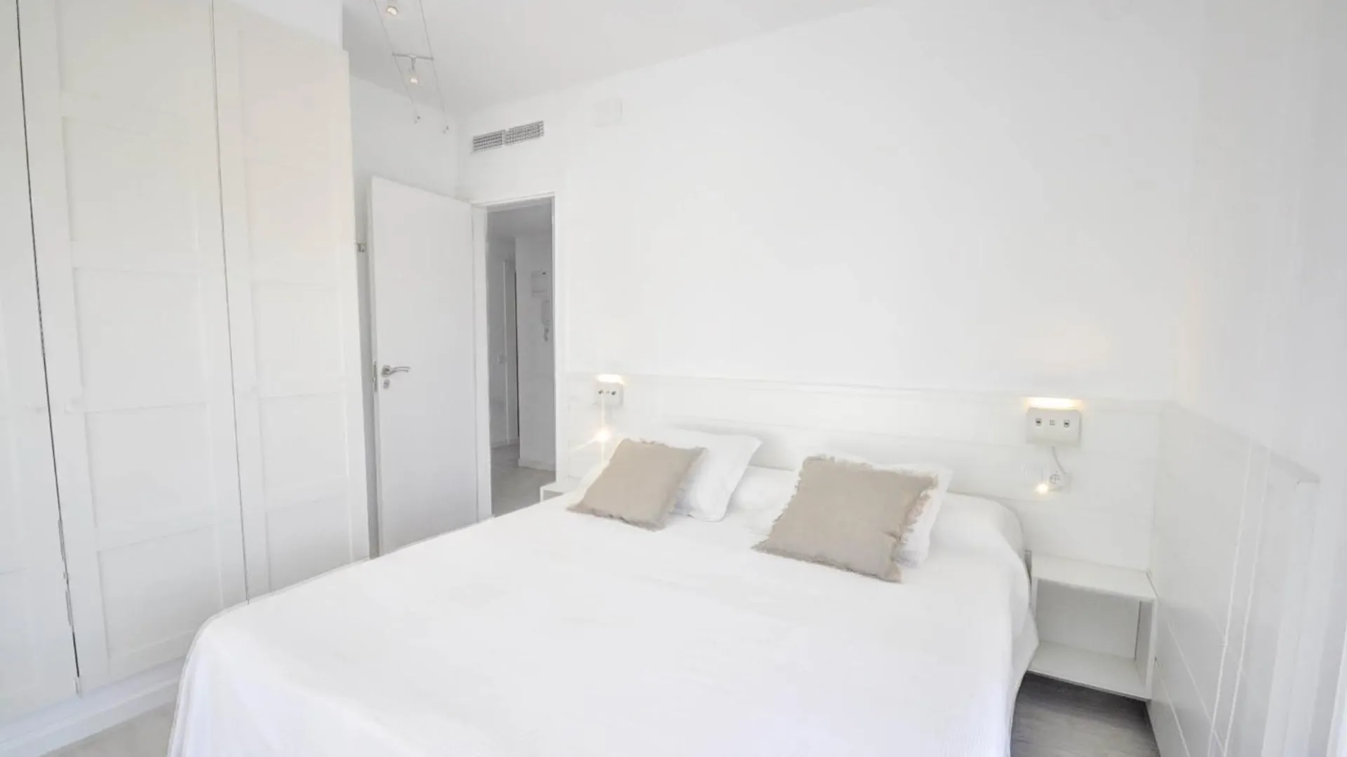 The Luxor Apartment By Hello Homes 锡切斯
