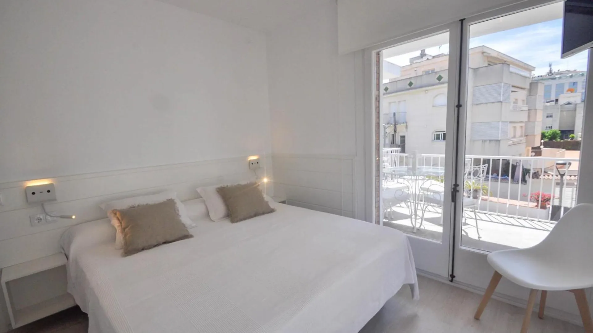 The Luxor Apartment By Hello Homes 锡切斯